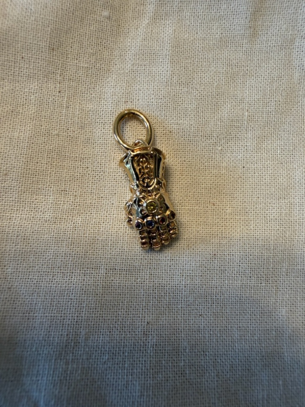 Pandora Marvel Avengers Infinity Gauntlet Dangle Charm - Picture 3 of 7